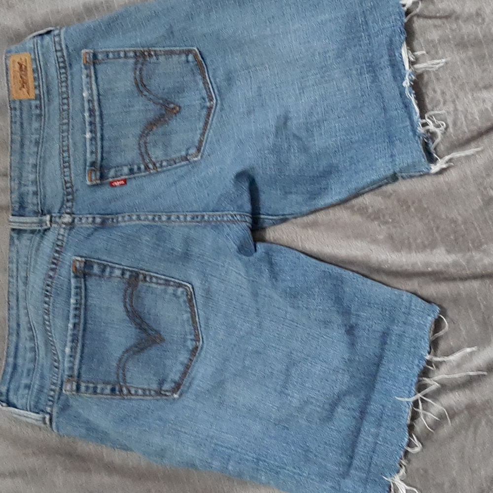 Jean shorts levi